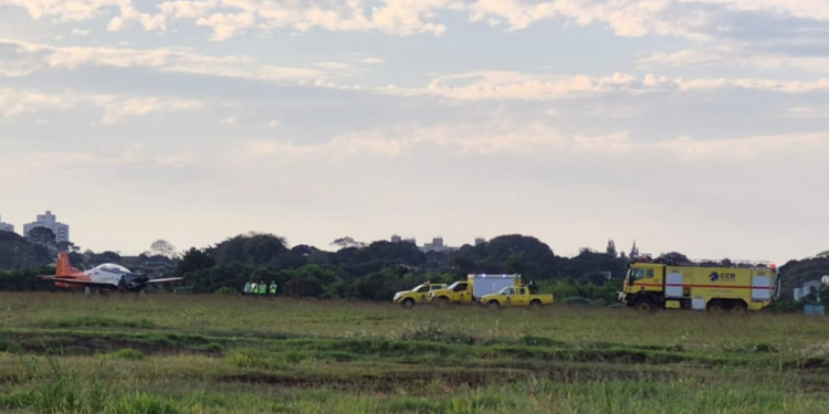 Aeroporto de Londrina é fechado após aeronave da Força Aérea fazer pouso de emergência na pista, diz concessionária