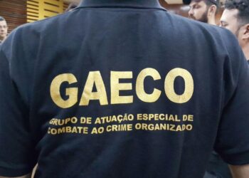 Operação contra esquema bilionário de combustíveis cumpre mandado em empresa do Paraná